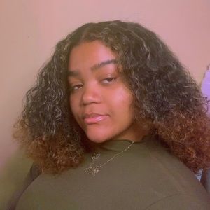 Meet your Posher, Chloe rose